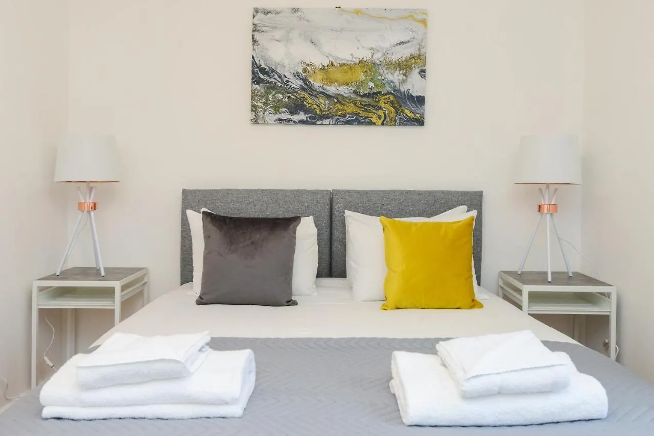 The Zone - Vibrant City Centre Apartment Nottingham