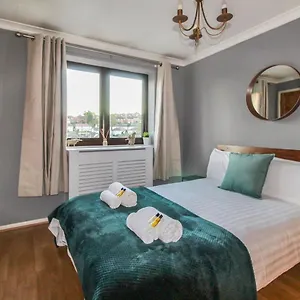 Holiday home Comfortable 2 Bedroom House With Free Parking, Nottingham