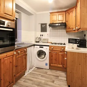 Holiday home Comfortable 2 Bedroom House With Free Parking, Nottingham