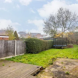 Villa 3 Bedroom, Private Orchard, Private Bathroom, Driveway, Nottingham